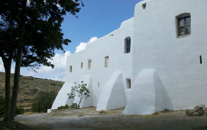 Visit and guided tour of the fortress monastery of Agios Minas