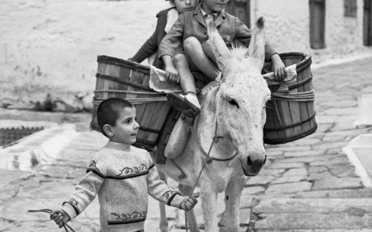 Paros Park presents Robert McCabe